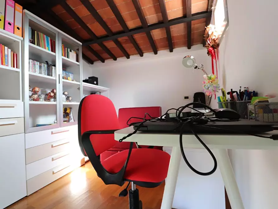 Immagine 37 di Appartamento in vendita  a Siena