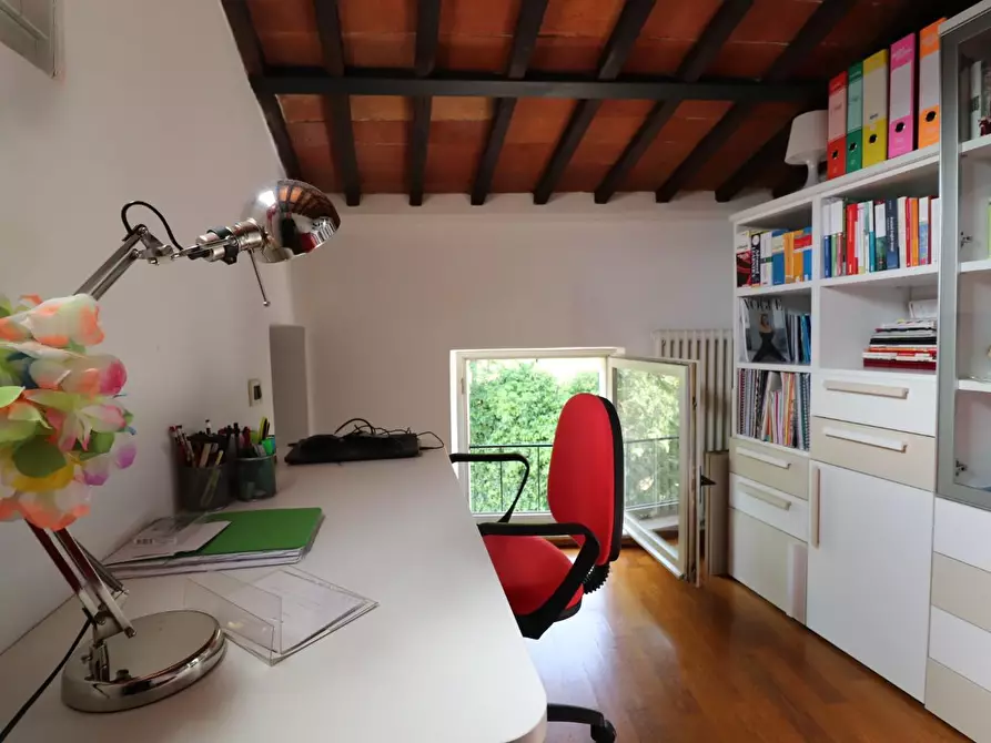 Immagine 39 di Appartamento in vendita  a Siena