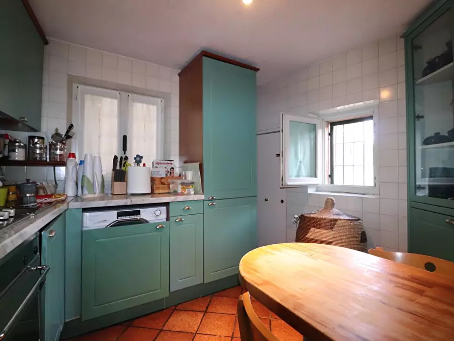 Immagine 15 di Appartamento in vendita  a Siena