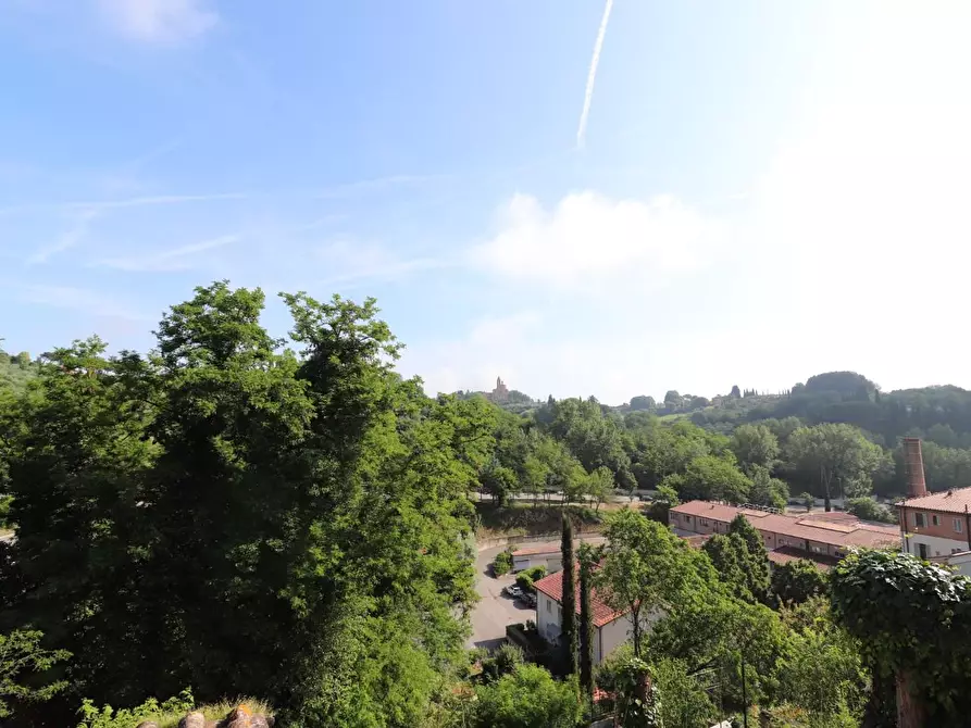 Immagine 28 di Appartamento in vendita  a Siena