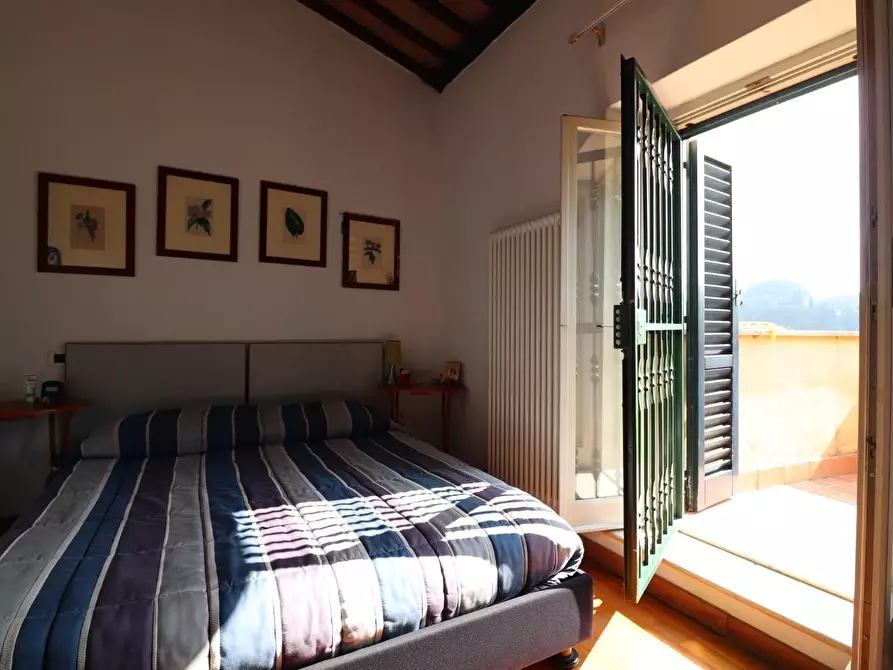 Immagine 30 di Appartamento in vendita  a Siena