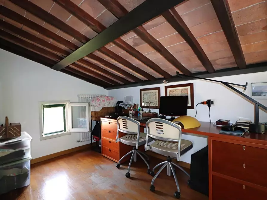 Immagine 43 di Appartamento in vendita  a Siena