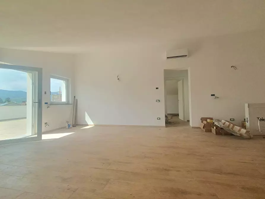 Immagine 10 di Mansarda in vendita  a Lucca