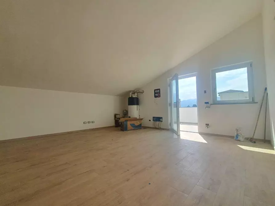 Immagine 11 di Mansarda in vendita  a Lucca