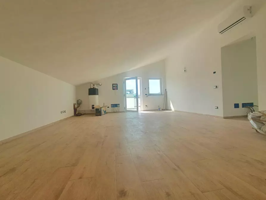 Immagine 8 di Mansarda in vendita  a Lucca