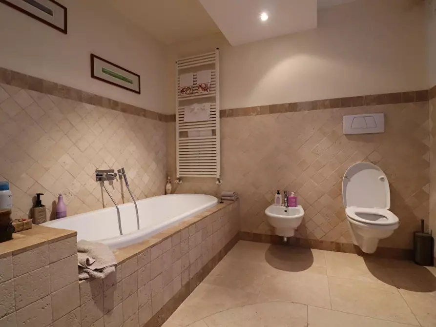 Immagine 27 di Casa bifamiliare in vendita  a Siena