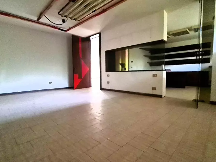 Immagine 3 di Ufficio in vendita  a Vinci