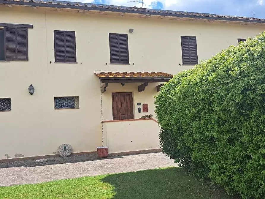 Immagine 51 di Casa colonica in vendita  a Pontedera
