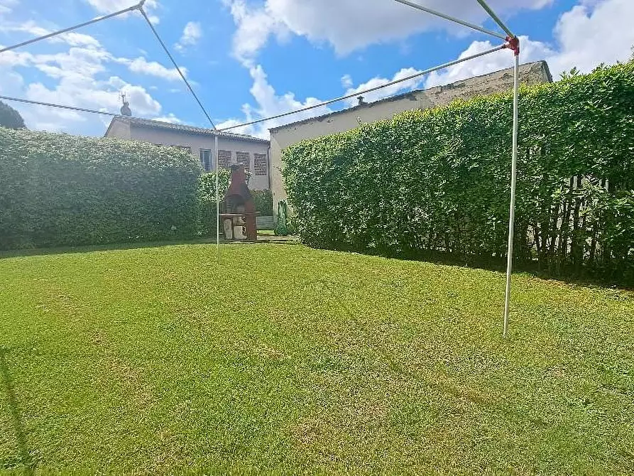 Immagine 3 di Casa colonica in vendita  a Pontedera