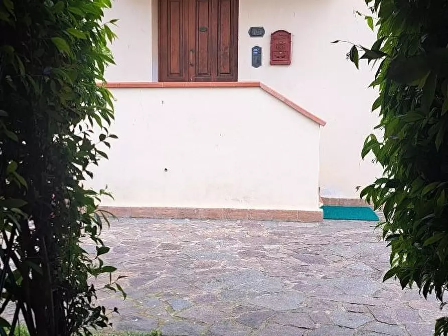 Immagine 52 di Casa colonica in vendita  a Pontedera