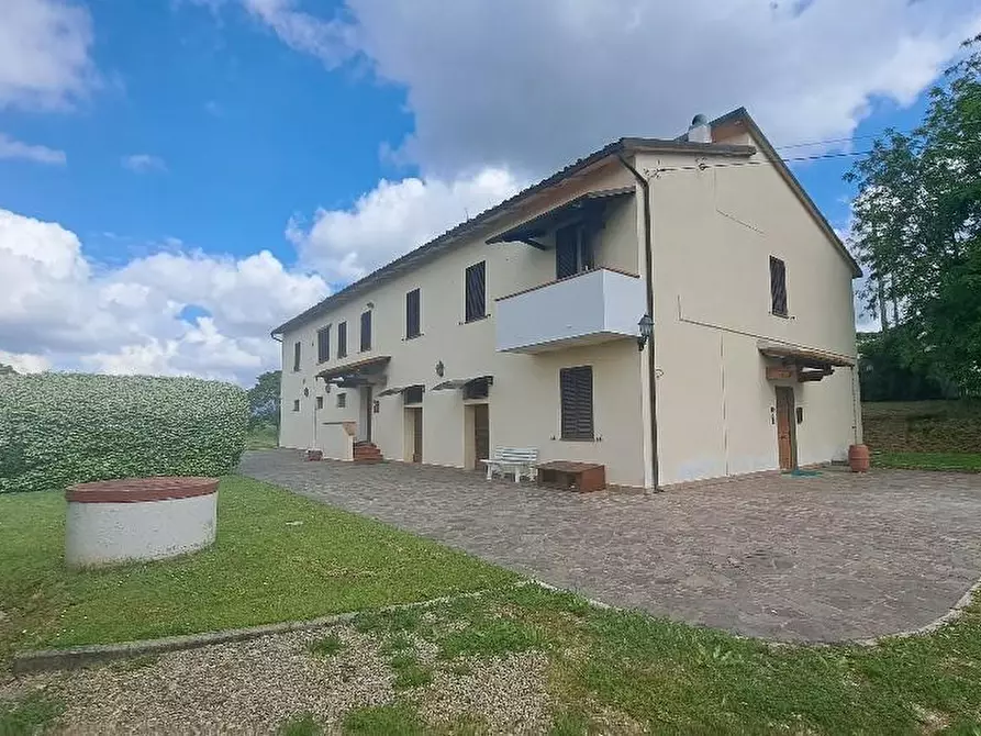 Immagine 10 di Casa colonica in vendita  a Pontedera