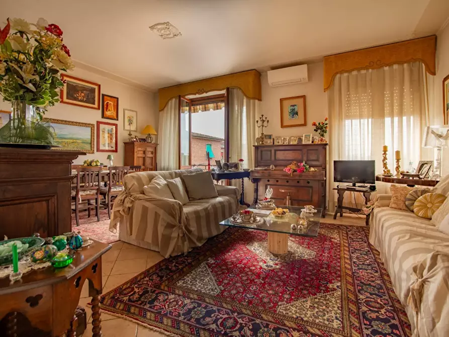 Immagine 1 di Mansarda in vendita  a Siena