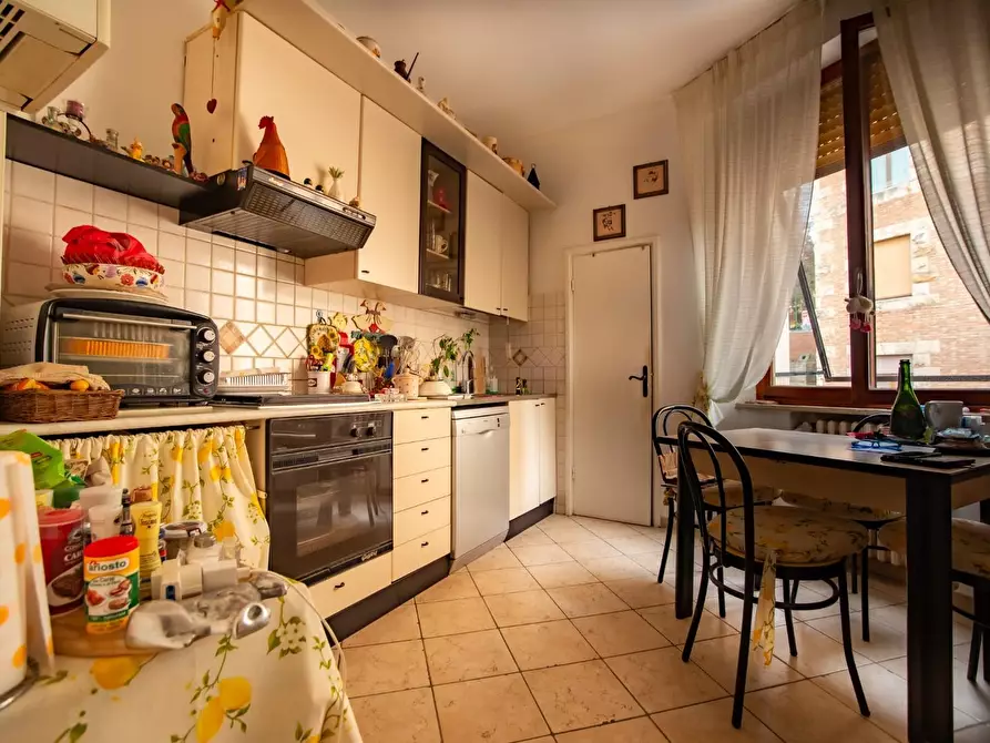 Immagine 10 di Mansarda in vendita  a Siena