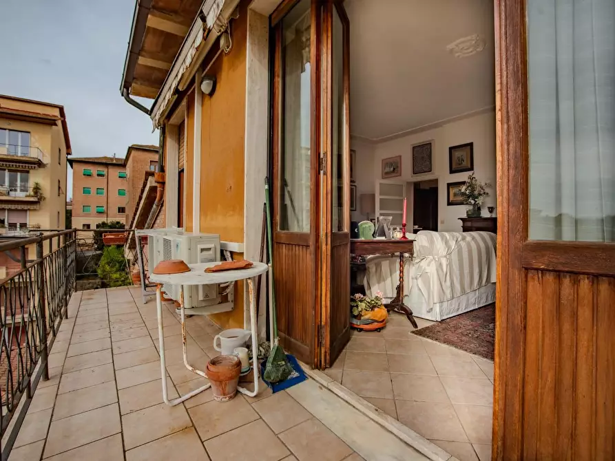 Immagine 6 di Mansarda in vendita  a Siena