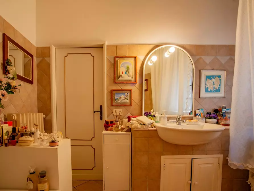 Immagine 14 di Mansarda in vendita  a Siena