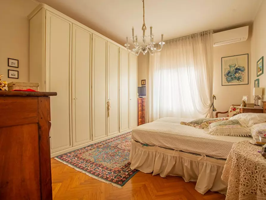 Immagine 15 di Mansarda in vendita  a Siena