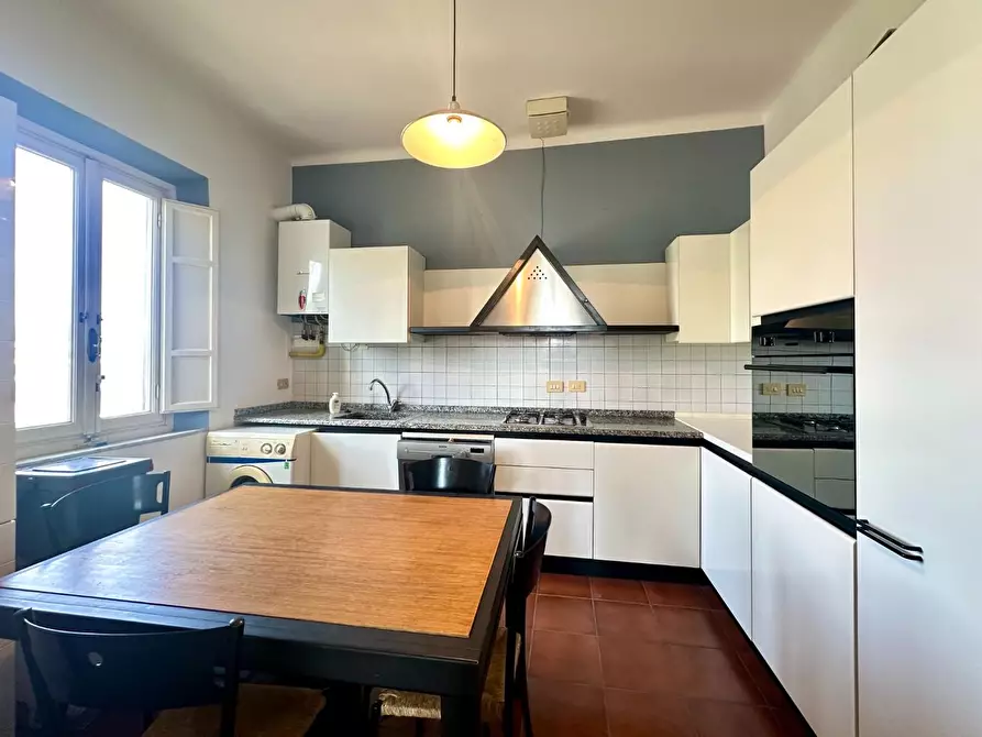 Immagine 5 di Appartamento in vendita  a Lucca