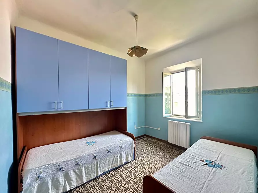 Immagine 11 di Appartamento in vendita  a Lucca