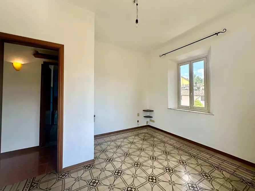 Immagine 8 di Appartamento in vendita  a Lucca