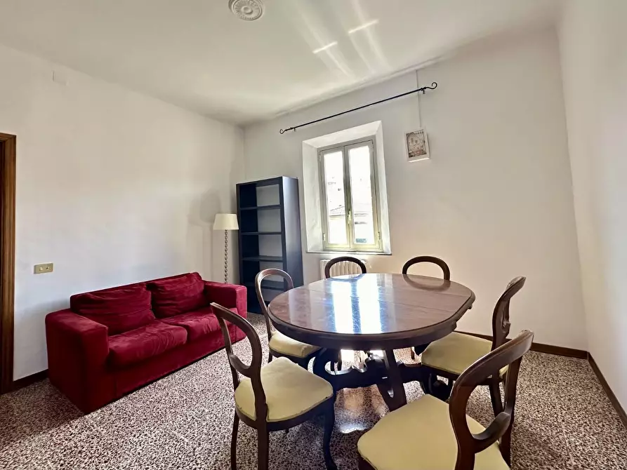 Immagine 3 di Appartamento in vendita  a Lucca