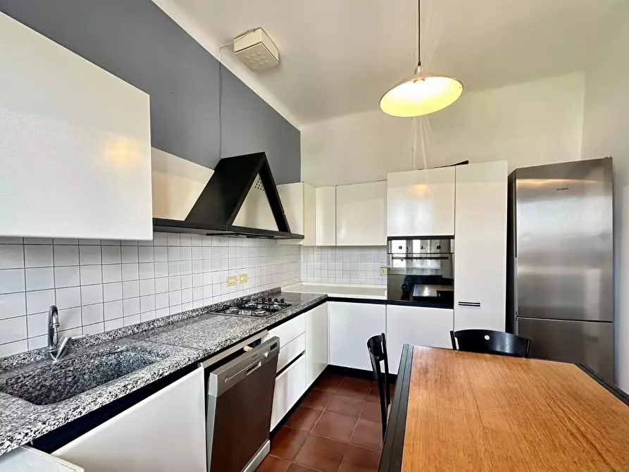 Immagine 7 di Appartamento in vendita  a Lucca