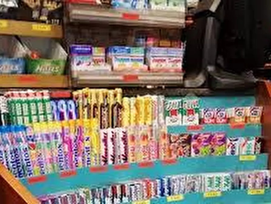 Immagine 4 di Attività commerciale in vendita  a Calcinaia