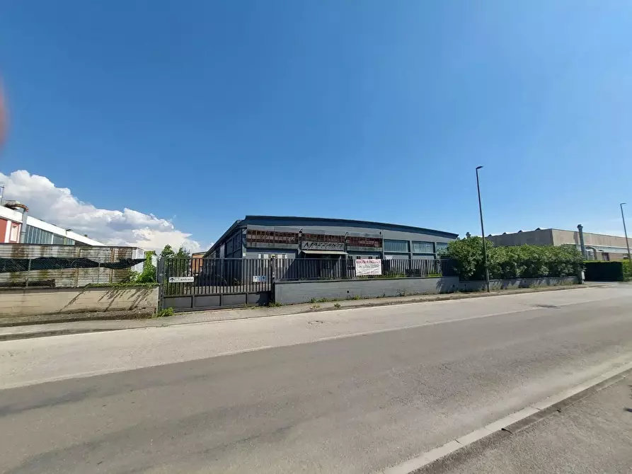 Immagine 1 di Capannone industriale in vendita  a Pontedera