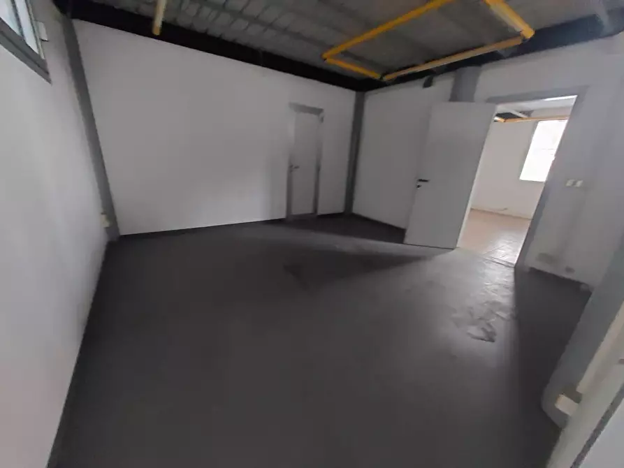 Immagine 18 di Capannone industriale in vendita  a Pontedera