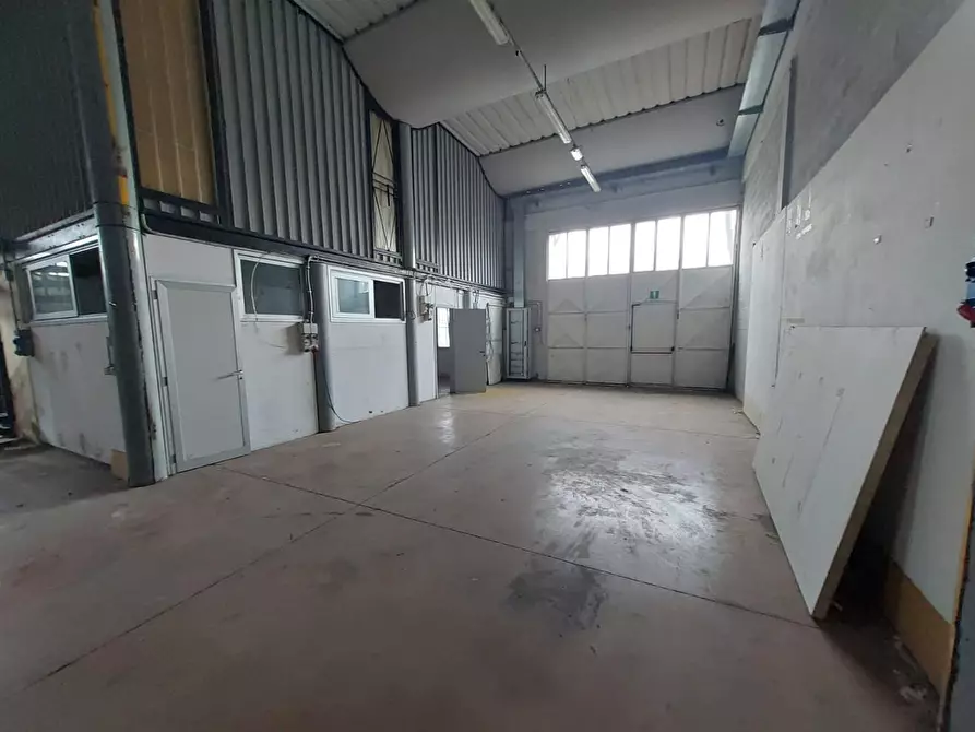 Immagine 12 di Capannone industriale in vendita  a Pontedera