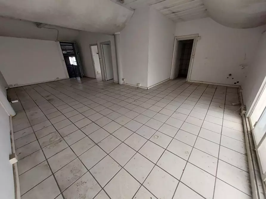 Immagine 23 di Capannone industriale in vendita  a Pontedera