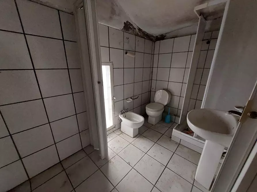 Immagine 21 di Capannone industriale in vendita  a Pontedera