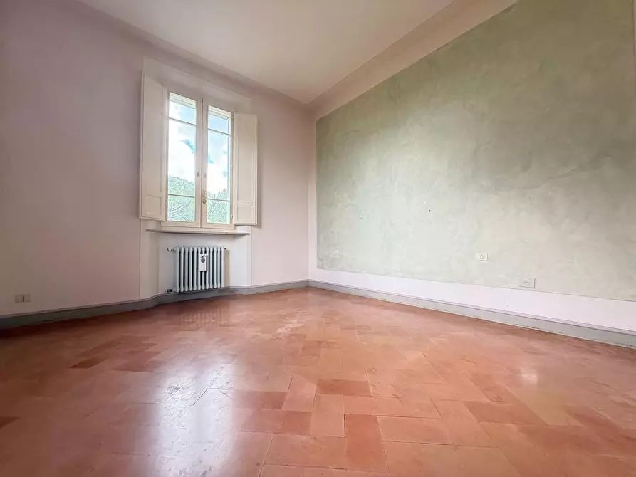 Immagine 18 di Villa in vendita  a Siena