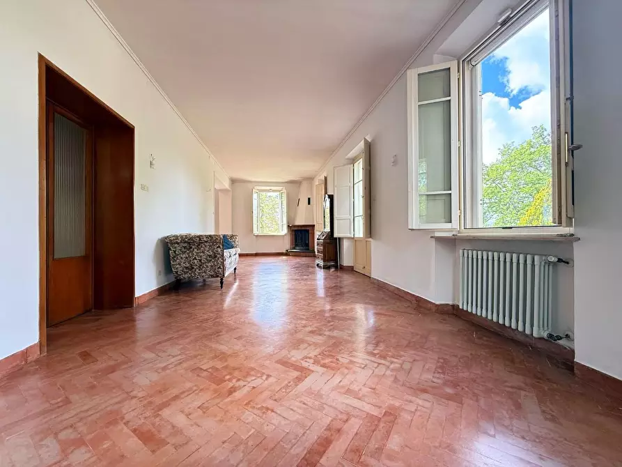 Immagine 14 di Villa in vendita  a Siena