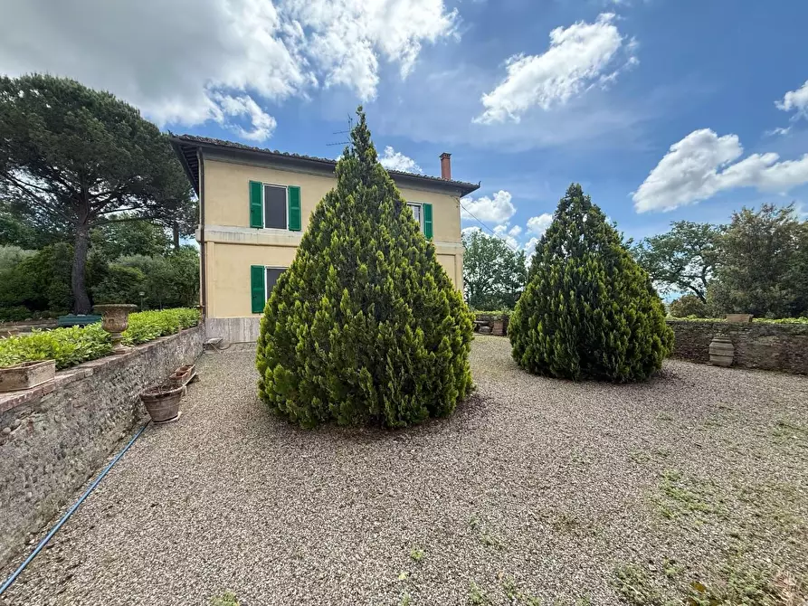 Immagine 4 di Villa in vendita  a Siena