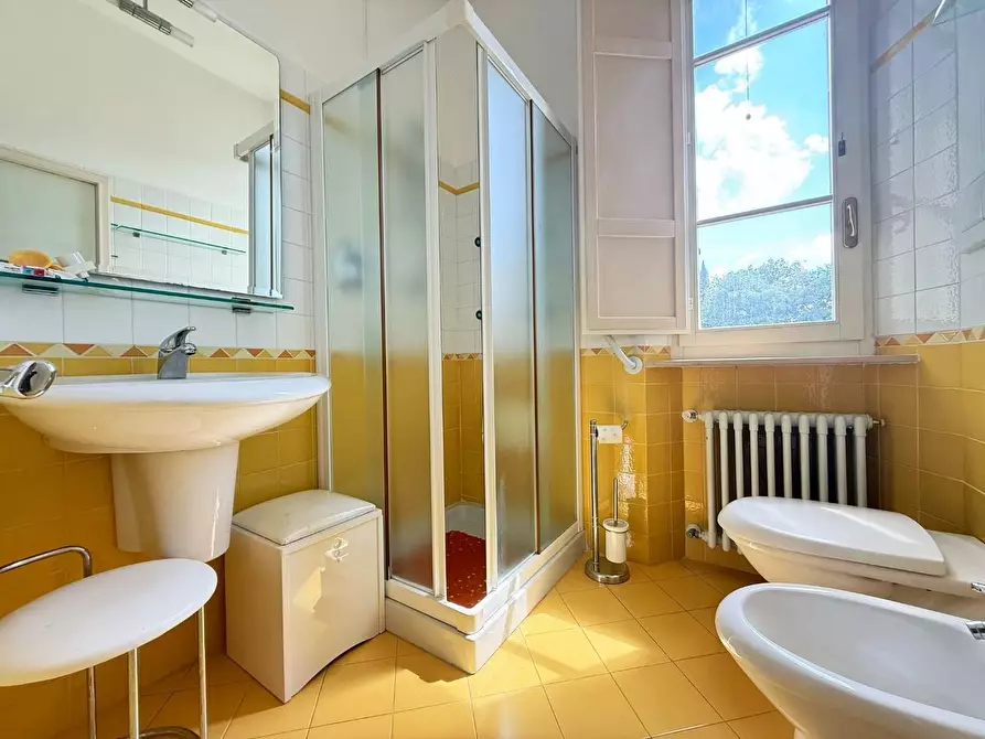 Immagine 27 di Villa in vendita  a Siena