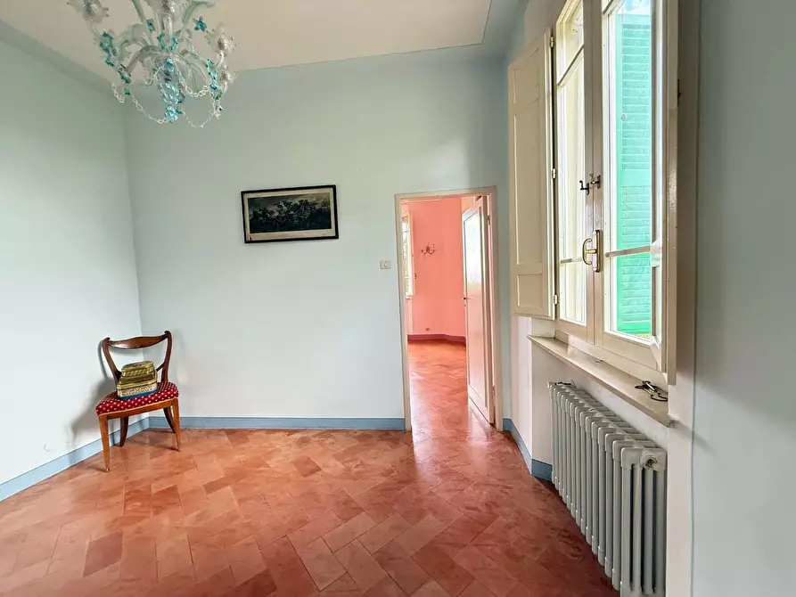 Immagine 21 di Villa in vendita  a Siena