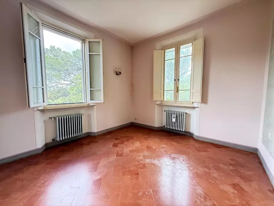 Immagine 15 di Villa in vendita  a Siena