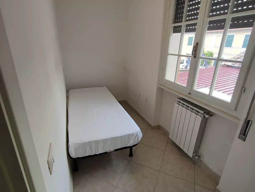 Immagine 13 di Appartamento in vendita  a Viareggio