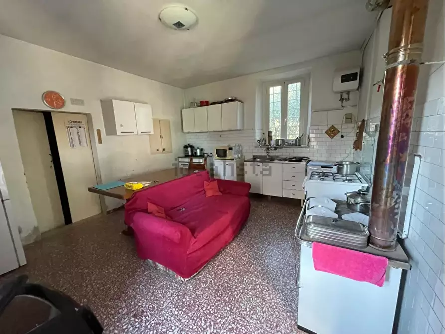 Immagine 10 di Casa semindipendente in vendita  a Seravezza