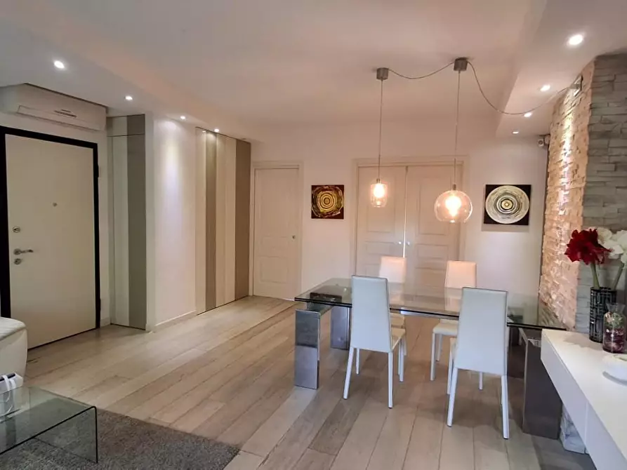 Immagine 6 di Appartamento in vendita  a Lucca