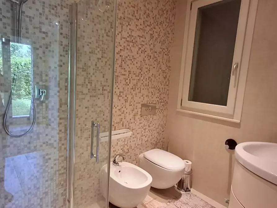 Immagine 36 di Appartamento in vendita  a Lucca