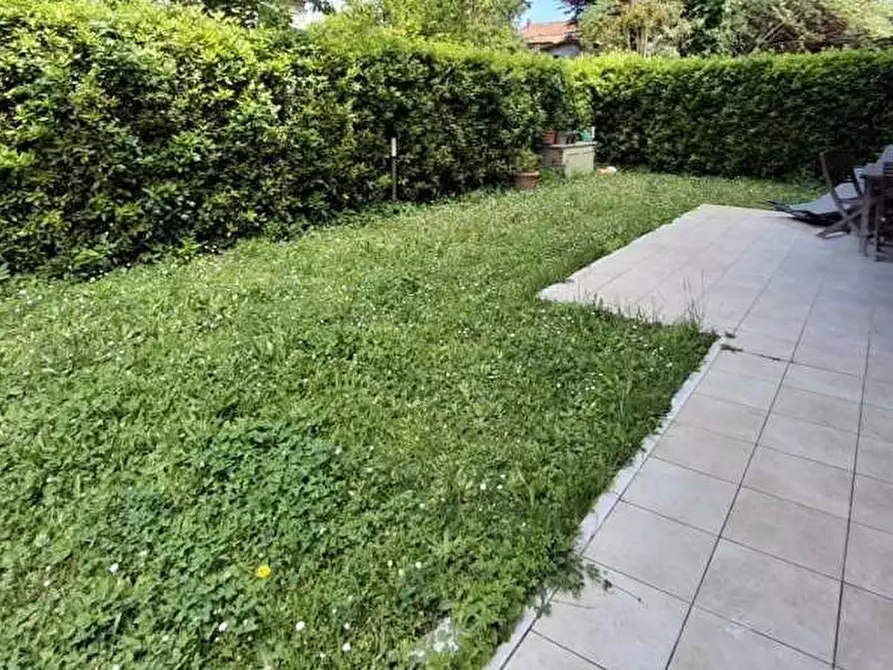 Immagine 30 di Appartamento in vendita  a Lucca