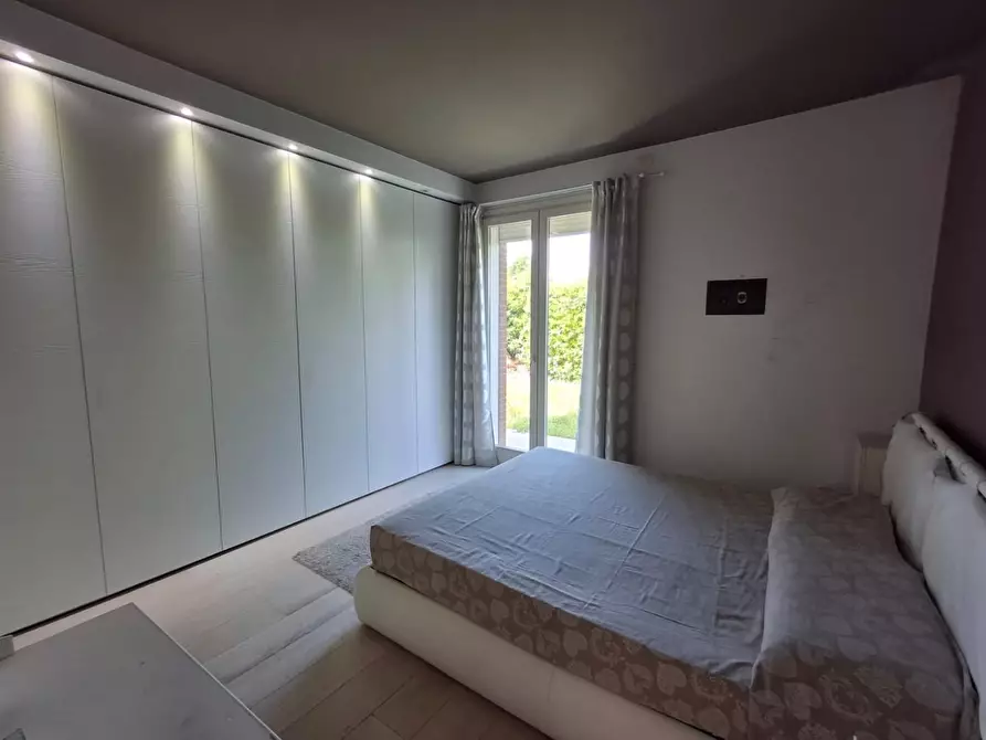 Immagine 16 di Appartamento in vendita  a Lucca