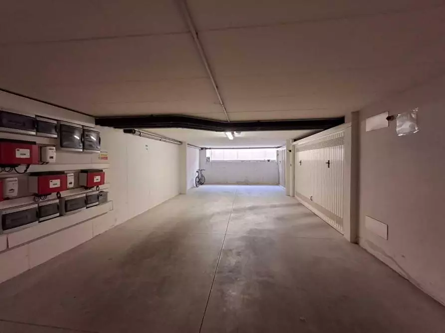 Immagine 23 di Appartamento in vendita  a Lucca