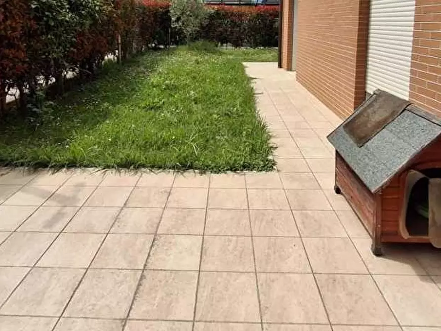 Immagine 25 di Appartamento in vendita  a Lucca