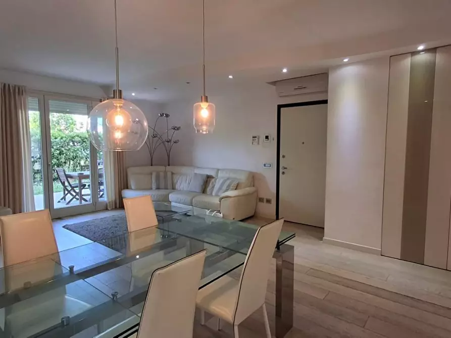 Immagine 9 di Appartamento in vendita  a Lucca