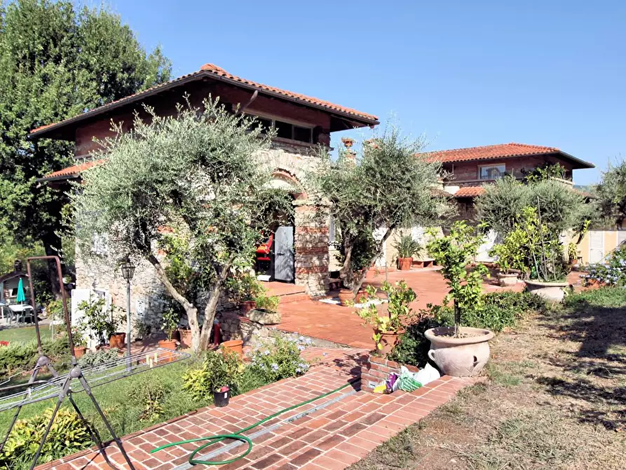 Immagine 15 di Villa in vendita  a Monsummano Terme