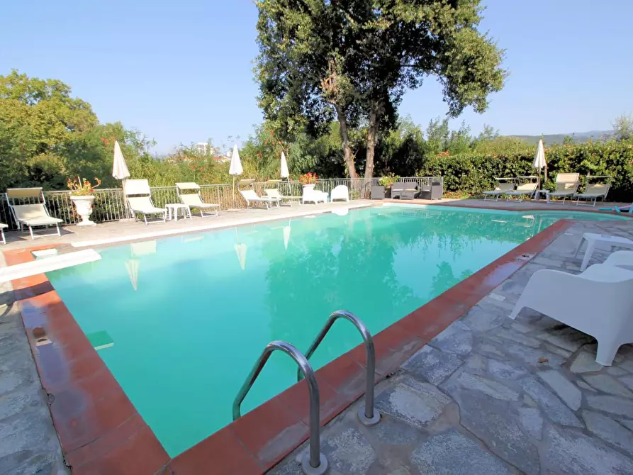 Immagine 1 di Villa in vendita  a Monsummano Terme