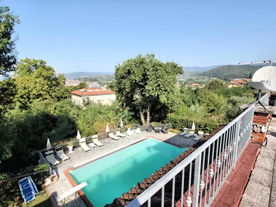 Immagine 2 di Villa in vendita  a Monsummano Terme