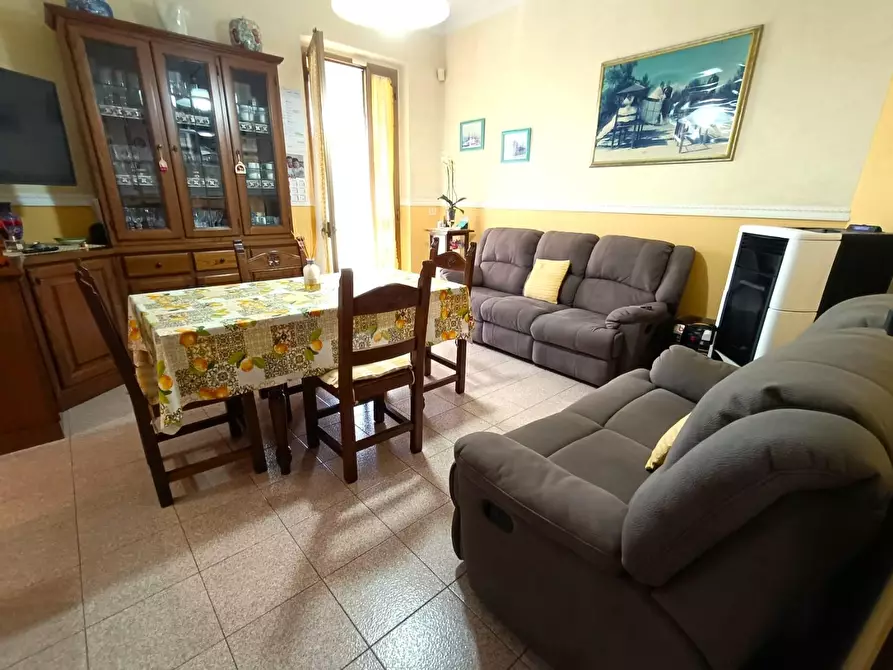 Immagine 21 di Villa in vendita  a Massa